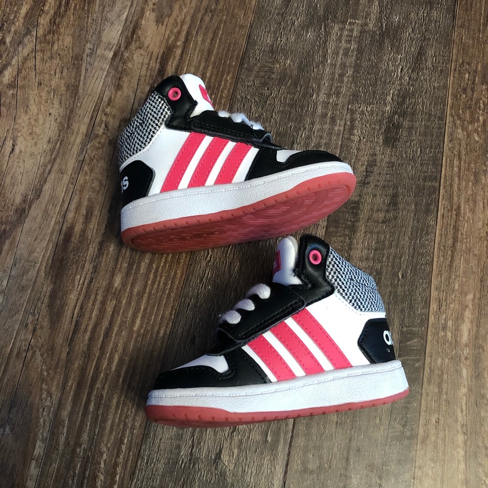 adidas - Like New Girls Adidas - Picture 2 of 6